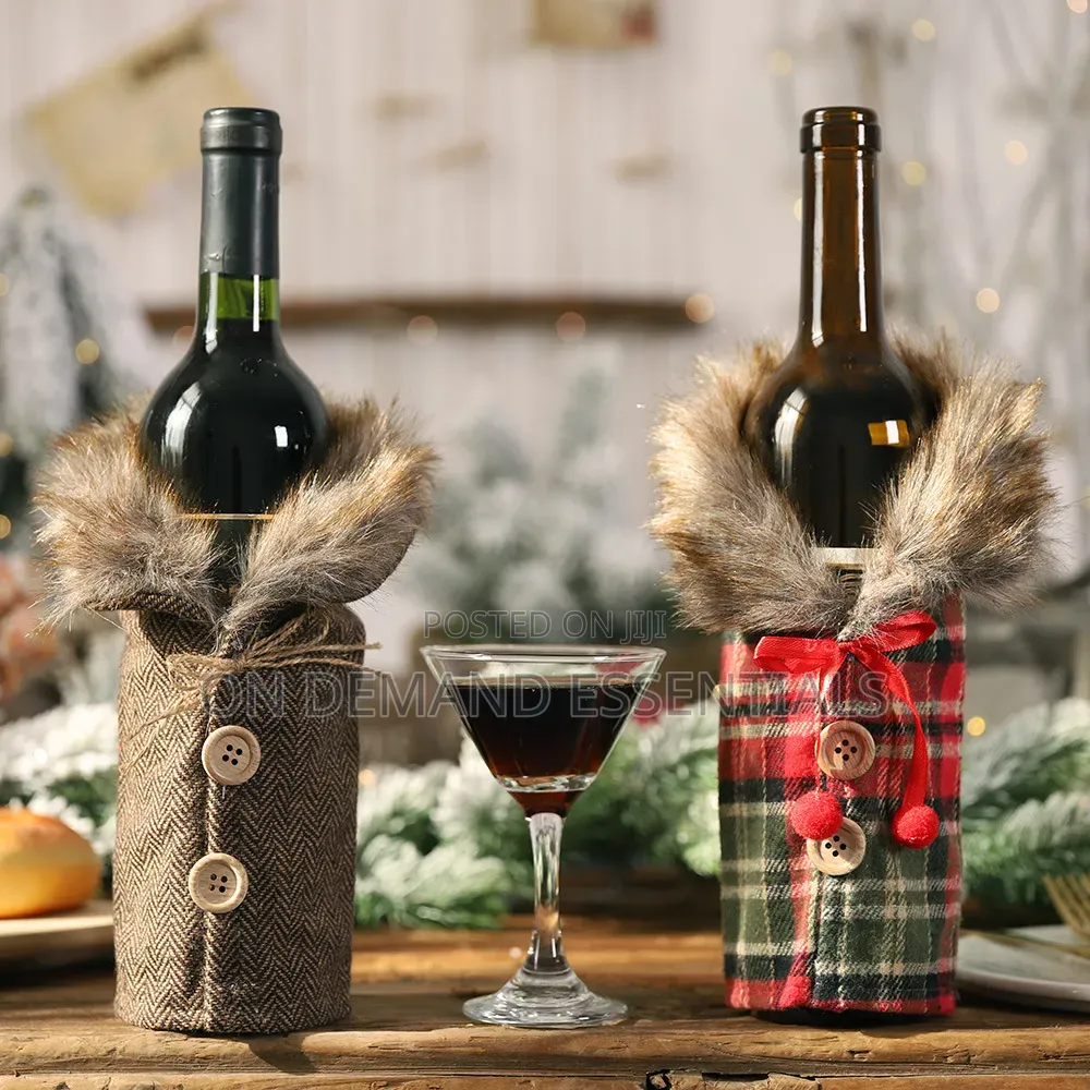 Christmas Wine Bottle Cover Colours: Red, Brown