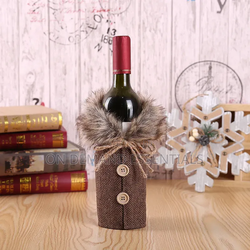 Christmas Wine Bottle Cover Colours: Red, Brown
