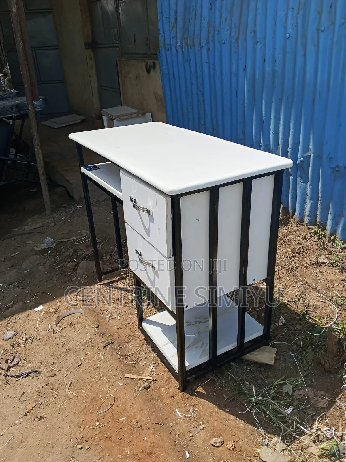 Manicure Table