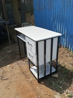 Manicure Table