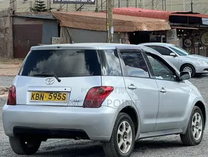 Toyota IST 2003 Silver