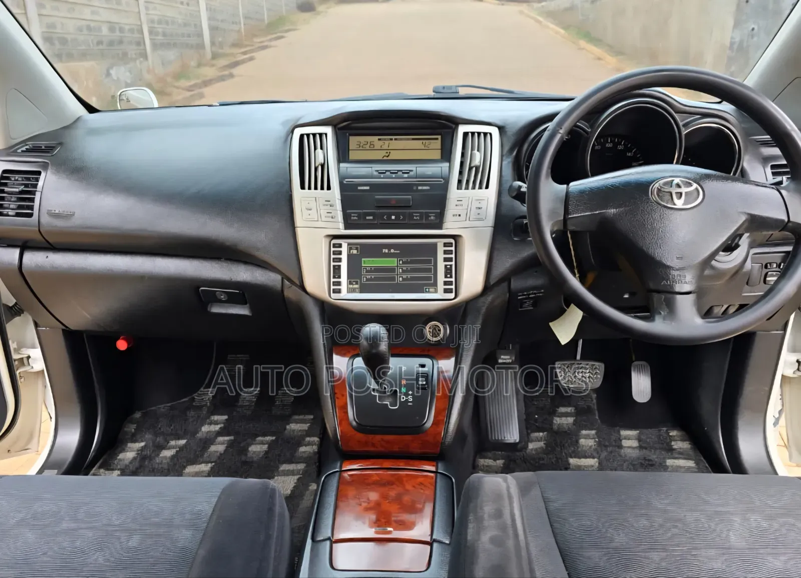 Toyota Harrier 2005 White