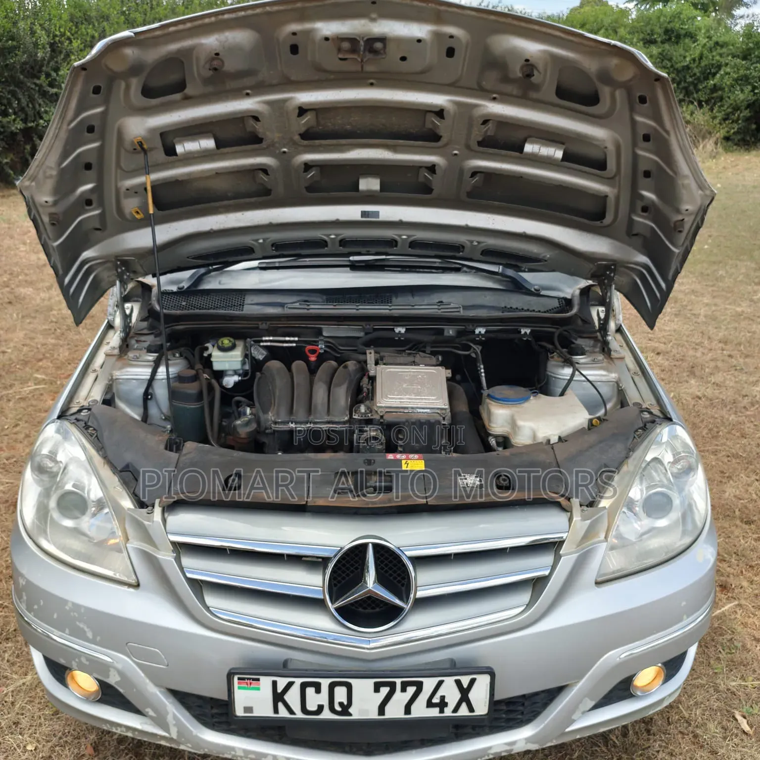 Mercedes-Benz B-Class 2012 Silver