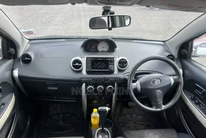 Toyota IST 2003 Silver