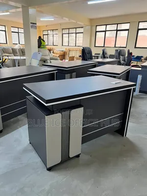 Modern Executive Office Desk – Black Manager Workstation