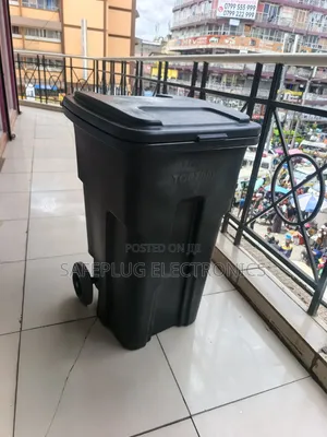 120L Commercial Dust Bin With Wheels