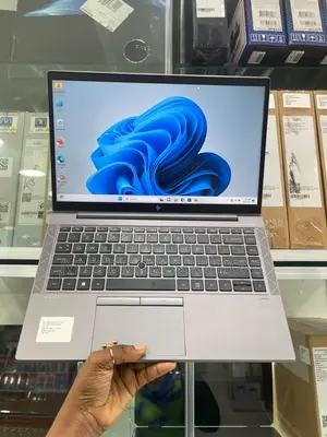 Laptop HP ZBook Firefly 14 G7 16GB Intel Core i7 SSD 256GB