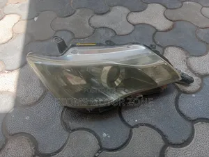 Toyota Fielder 2013/161 Headlight Xenon