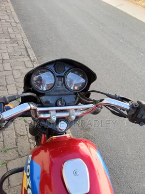 Bajaj Boxer 125 2025 Red