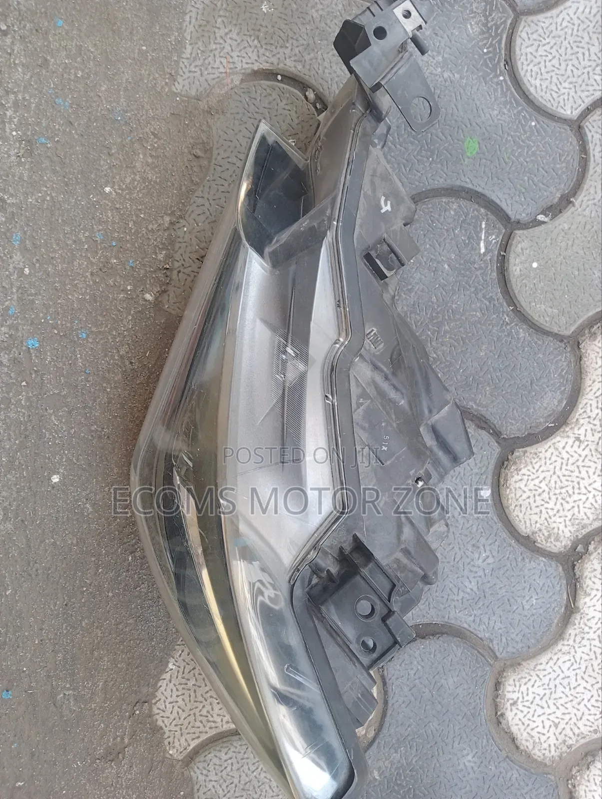 Baada Atenza 2015 Headlight