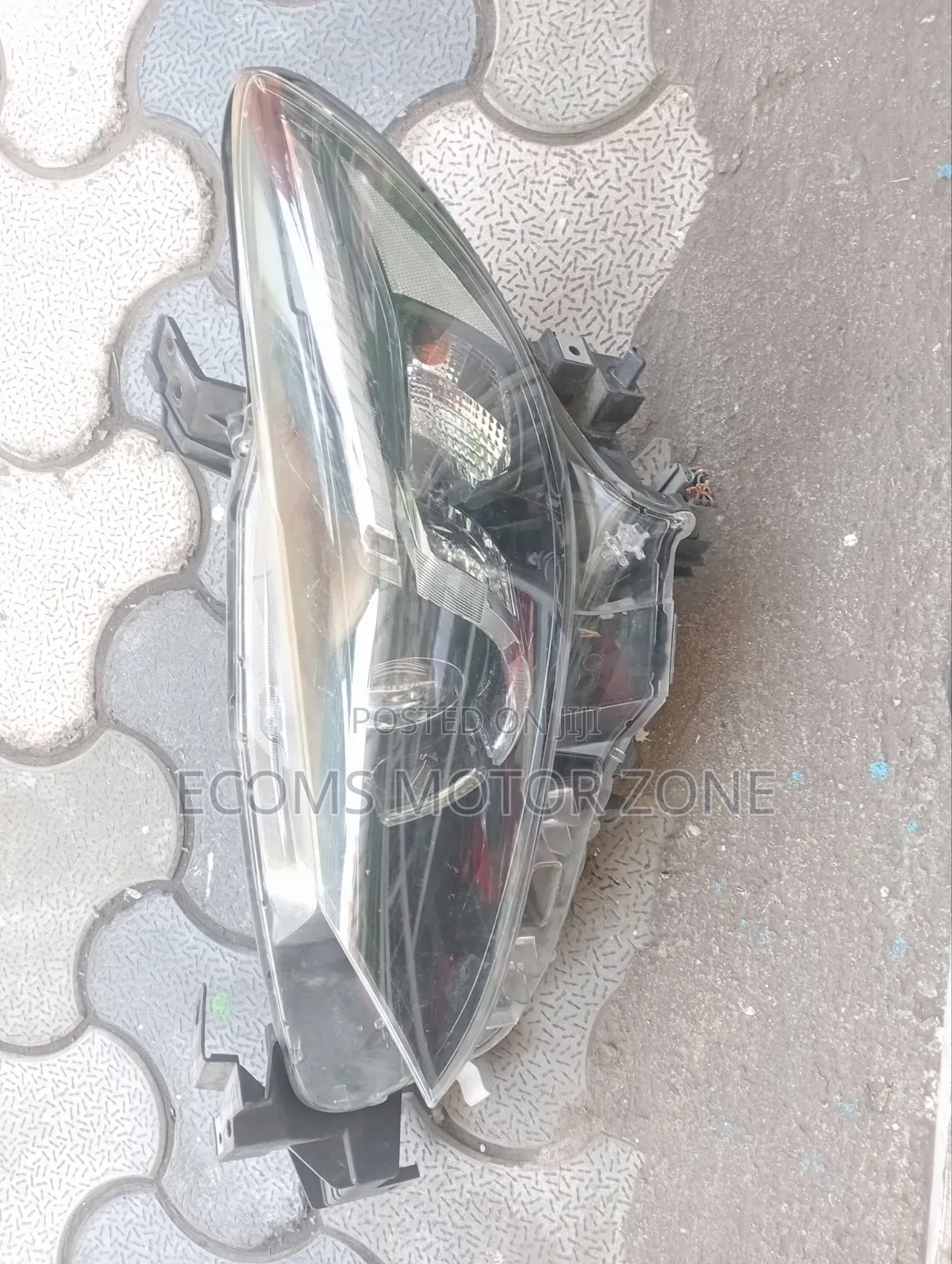 Baada Atenza 2015 Headlight
