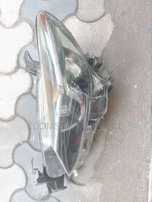 Baada Atenza 2015 Headlight