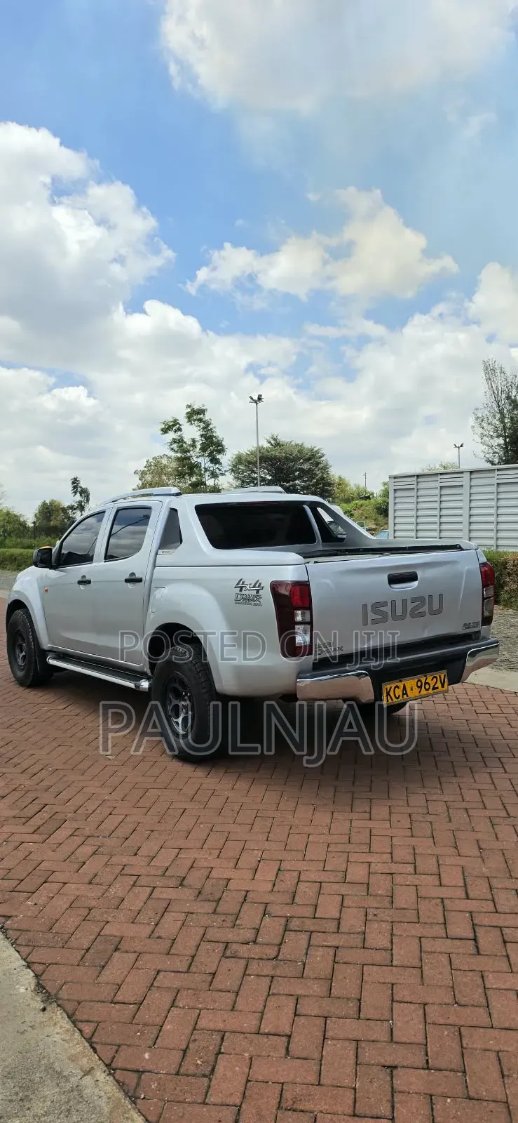 Isuzu D-MAX 2015