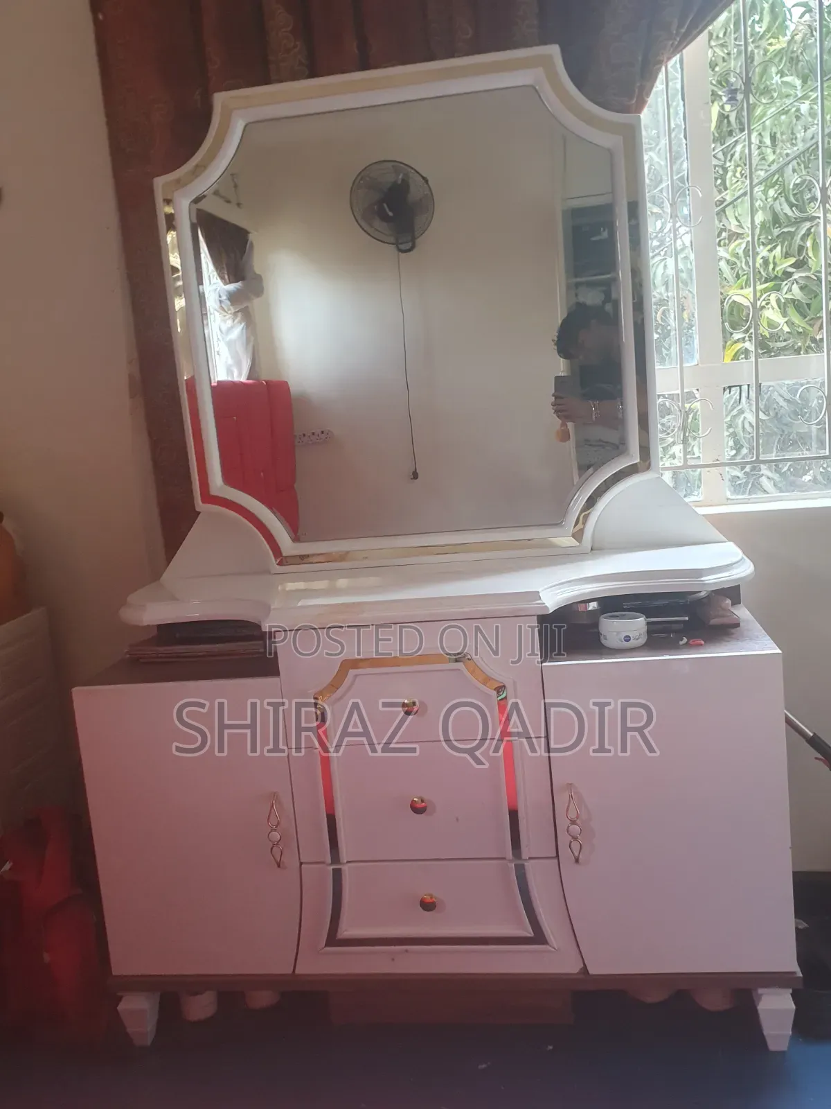 Large White Dressing Table With Mirror & Storage