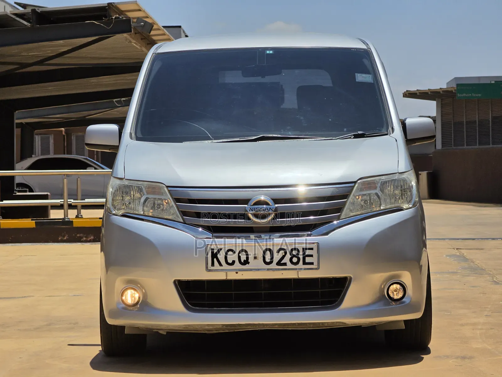 Nissan Serena 2011