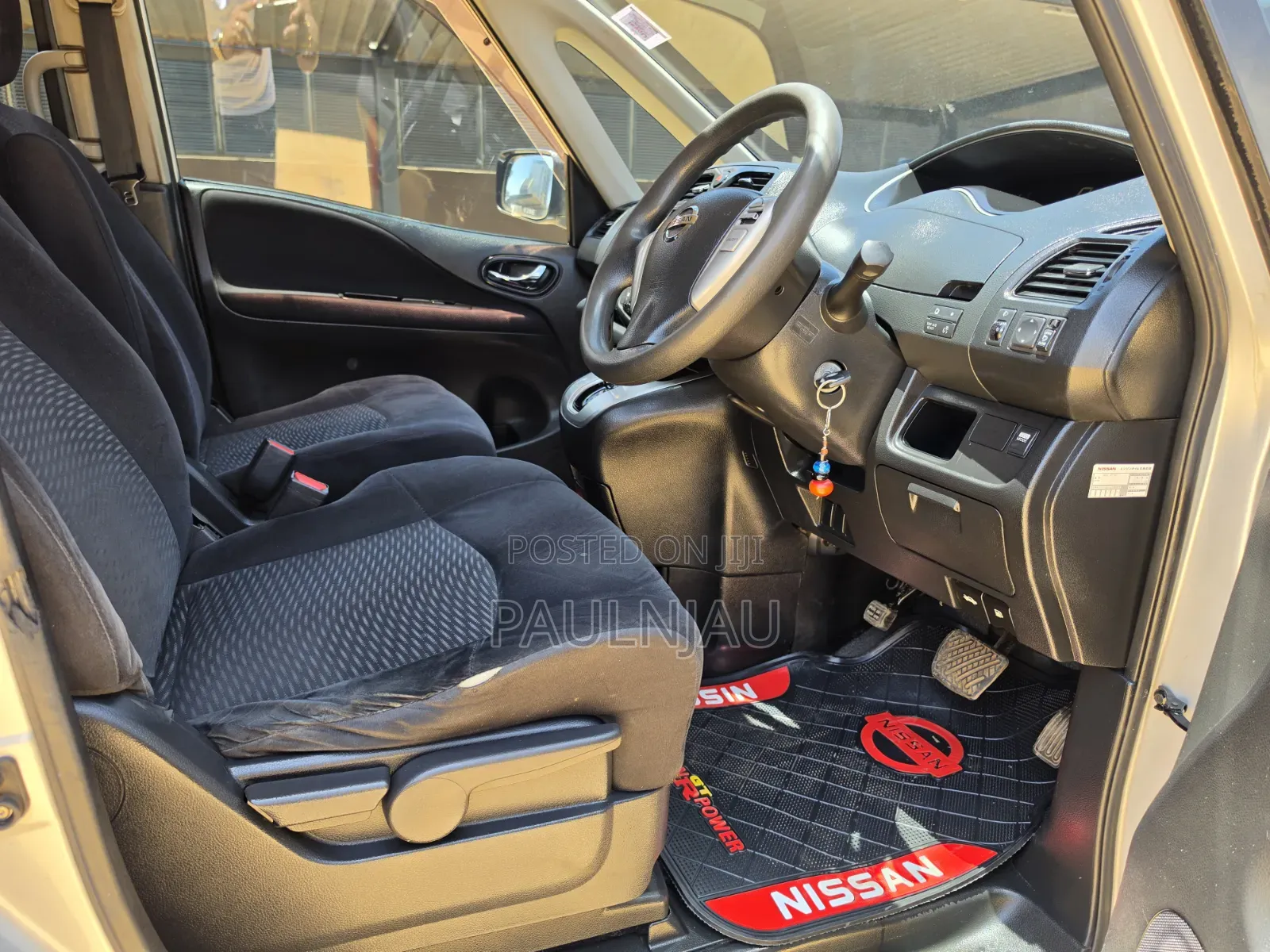 Nissan Serena 2011