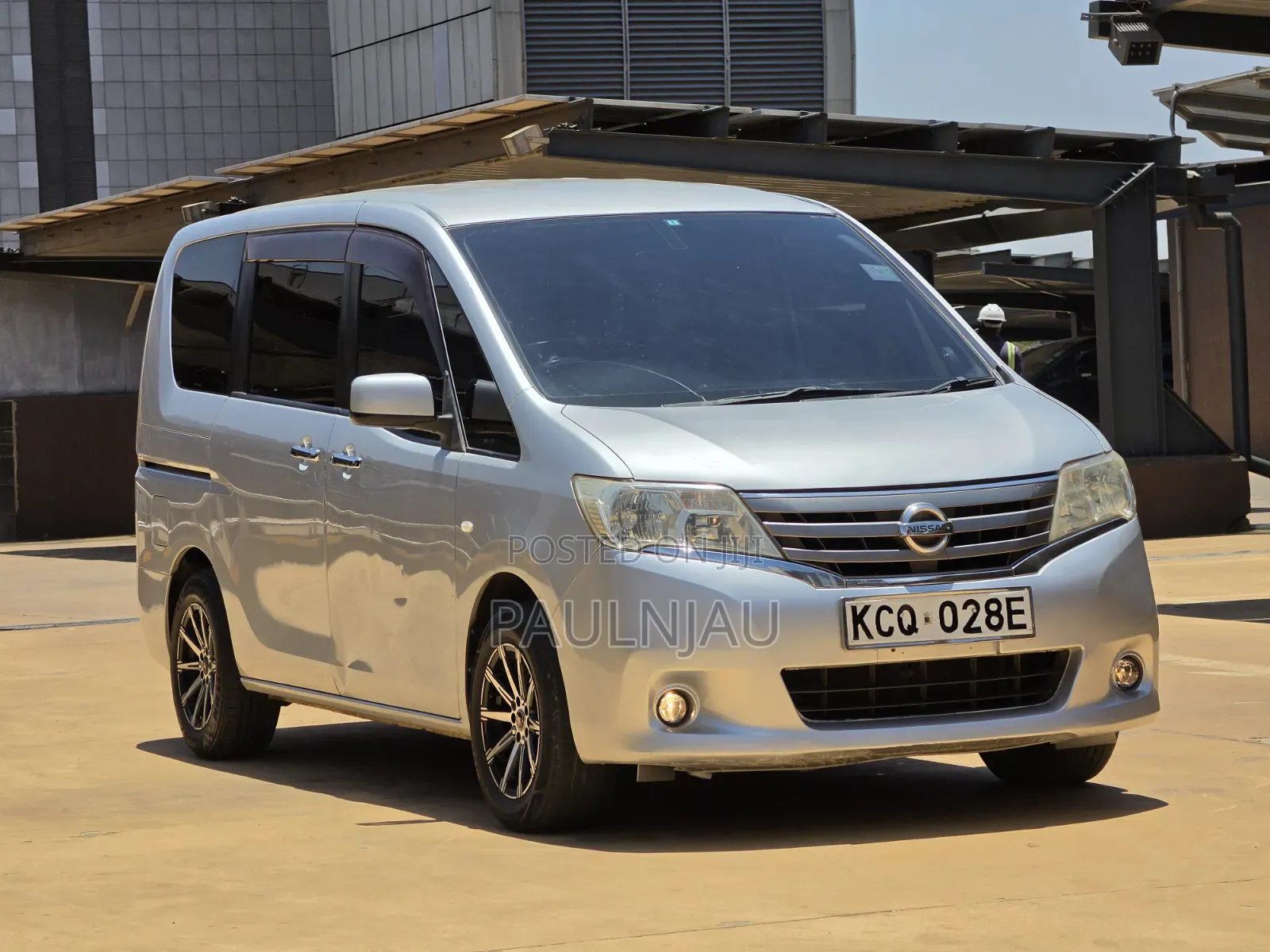 Nissan Serena 2011