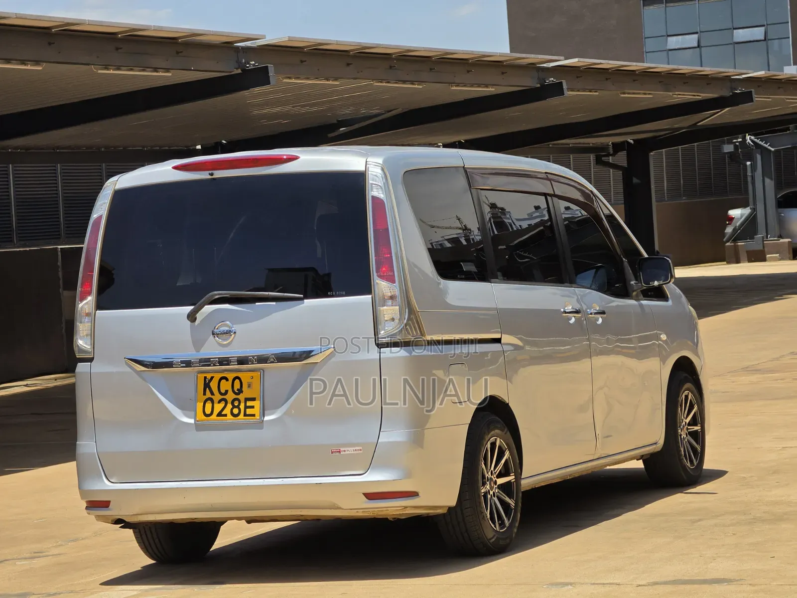 Nissan Serena 2011
