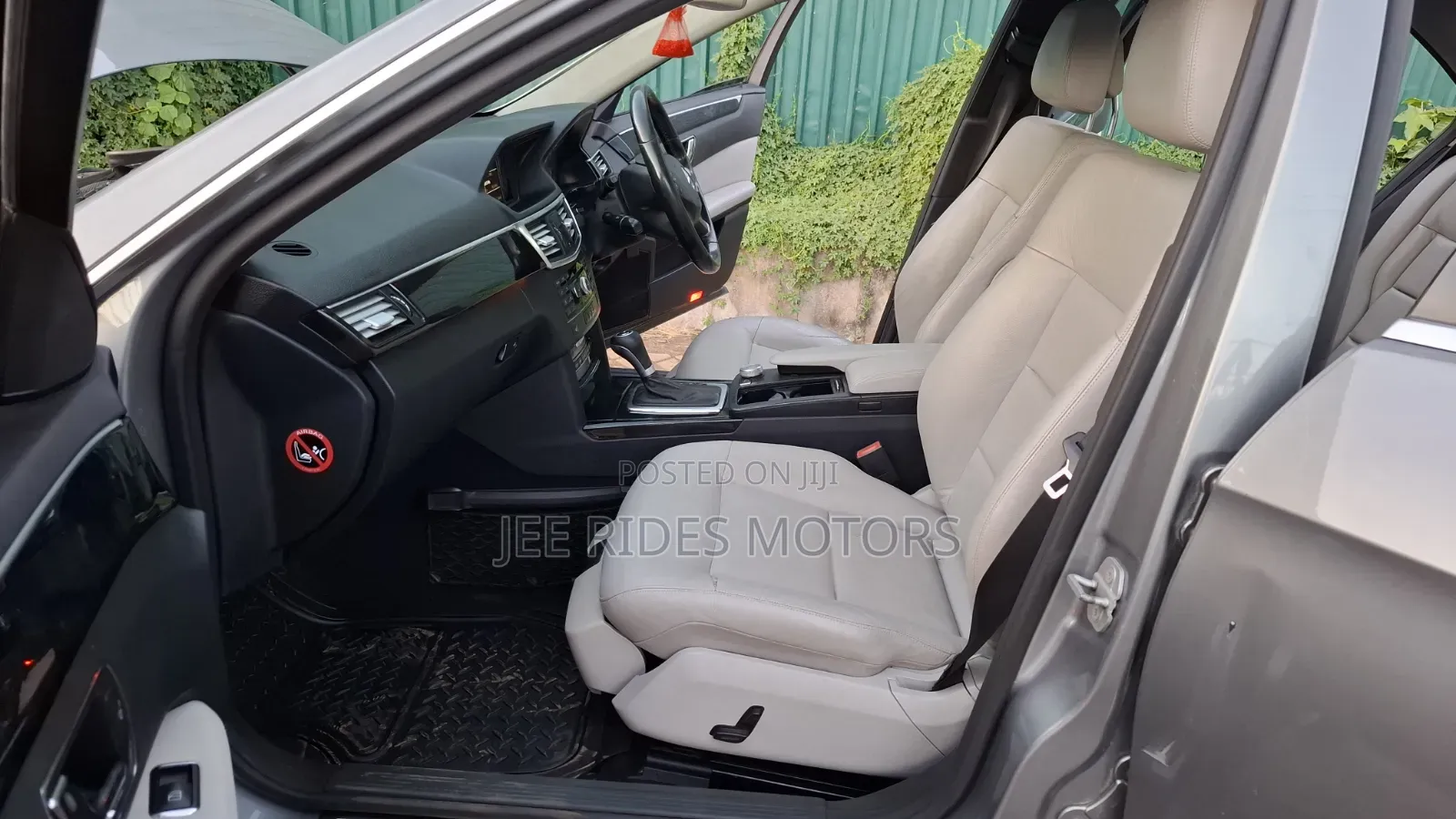 Mercedes-Benz E200 2009 Gray