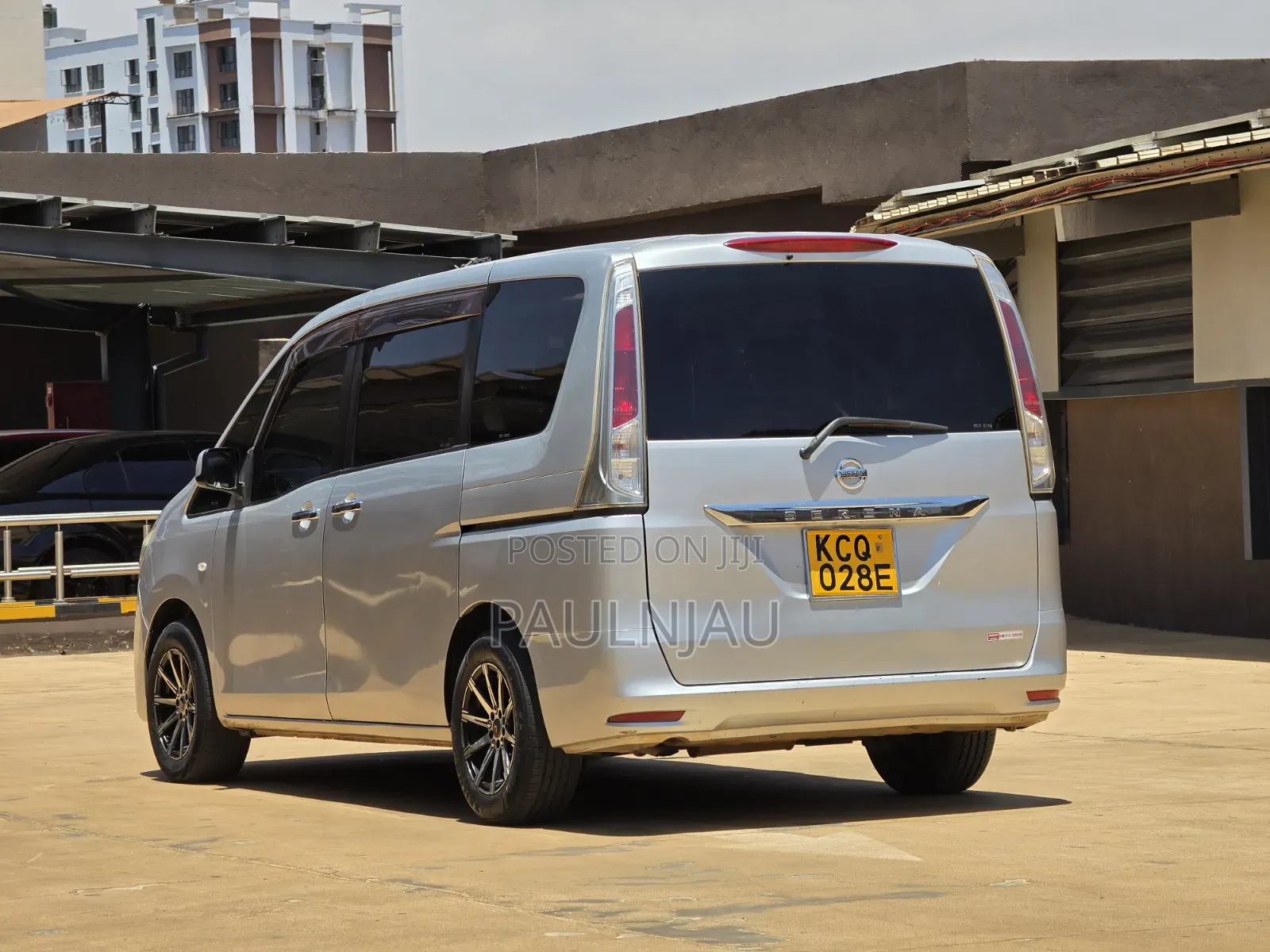 Nissan Serena 2011
