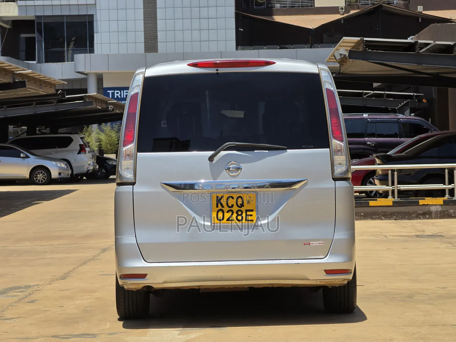 Nissan Serena 2011