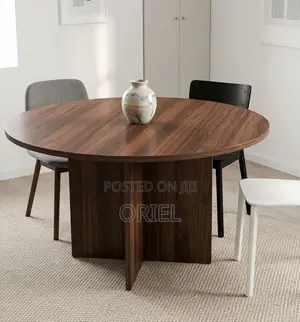Professional Conference Table Kenya – Compact Meeting Table