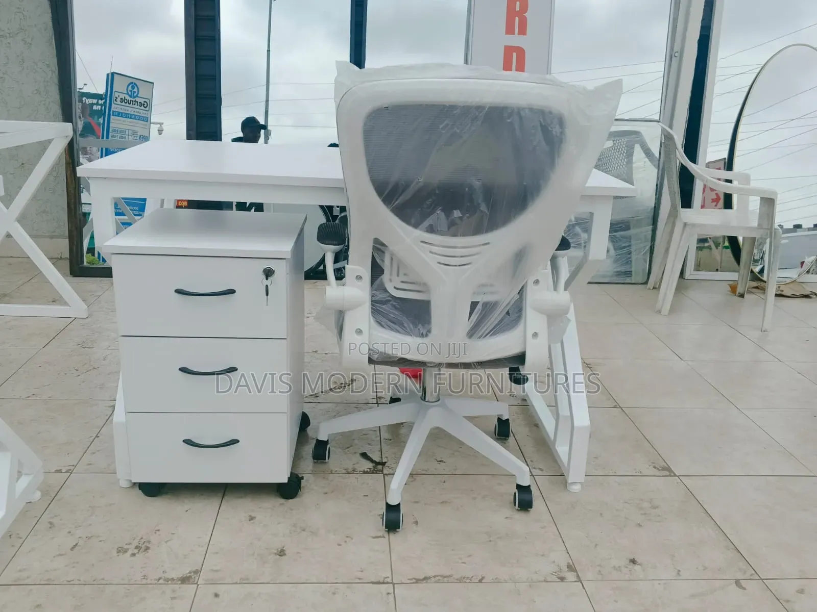 White Modern Office Set Up