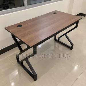 Modern Executive Office Desk – Wooden Office Table.