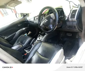 Mitsubishi Outlander 2010 Gray