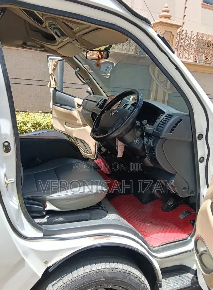 Toyota HiAce 2020 White