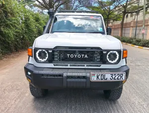 Toyota Land Cruiser 2023 White