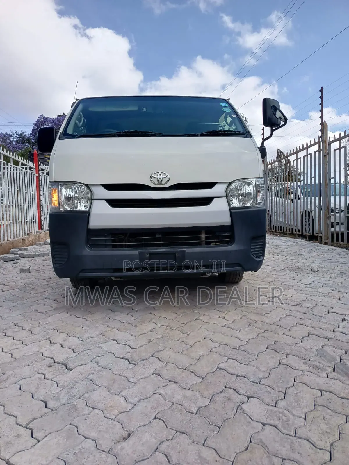 Toyota HiAce 2019 White