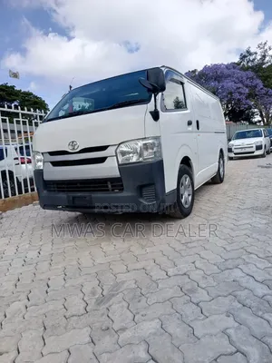 Toyota HiAce 2019 White