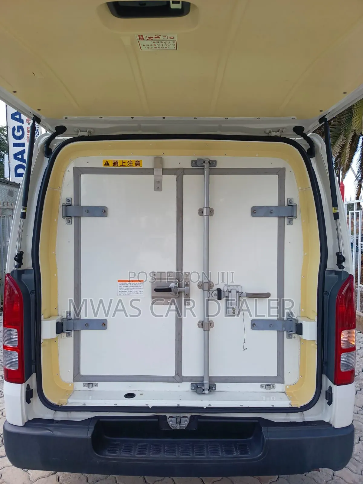 Toyota HiAce 2019 White