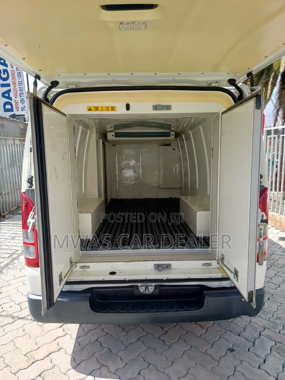 Toyota HiAce 2019 White