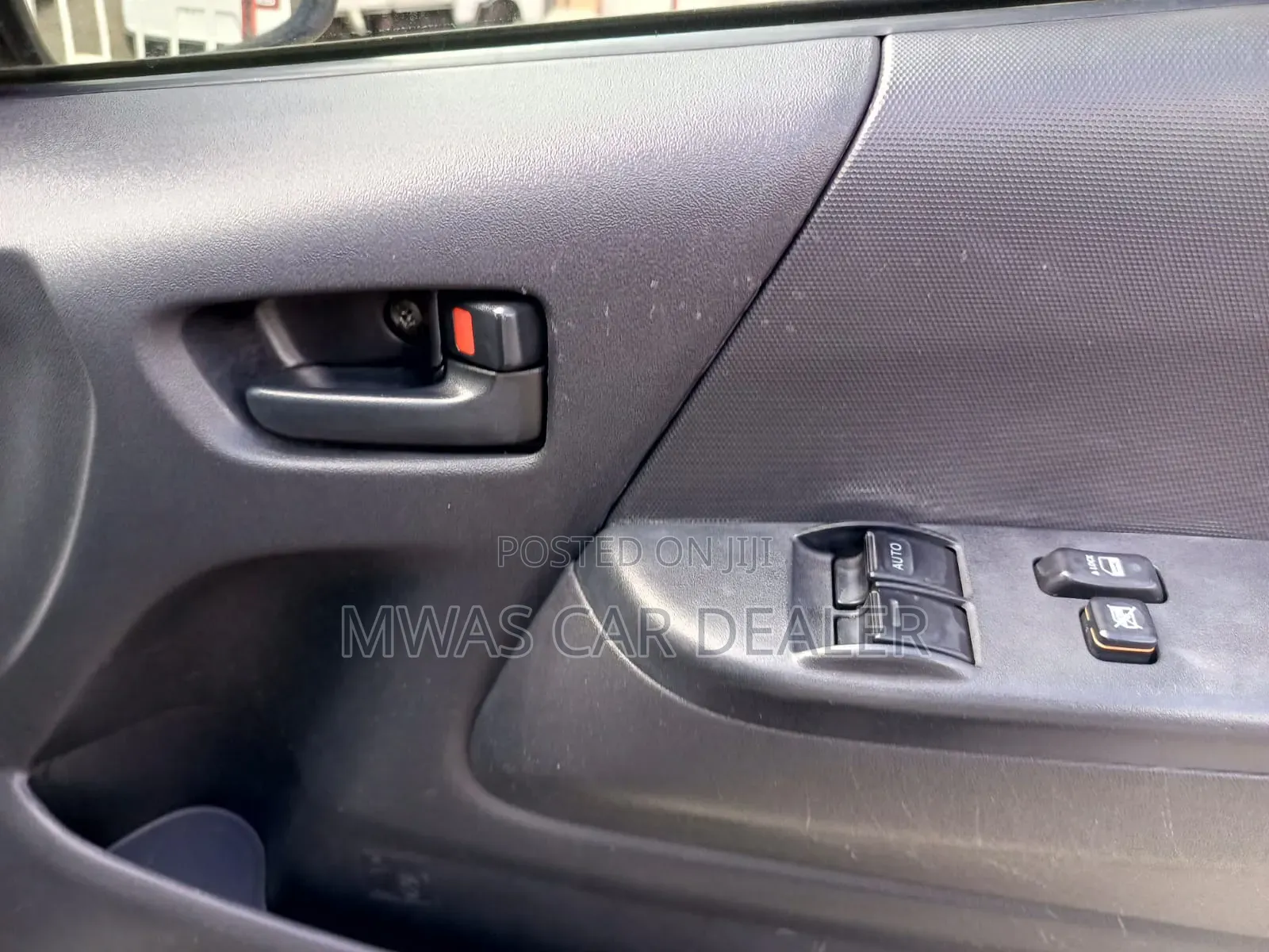 Toyota HiAce 2019 White