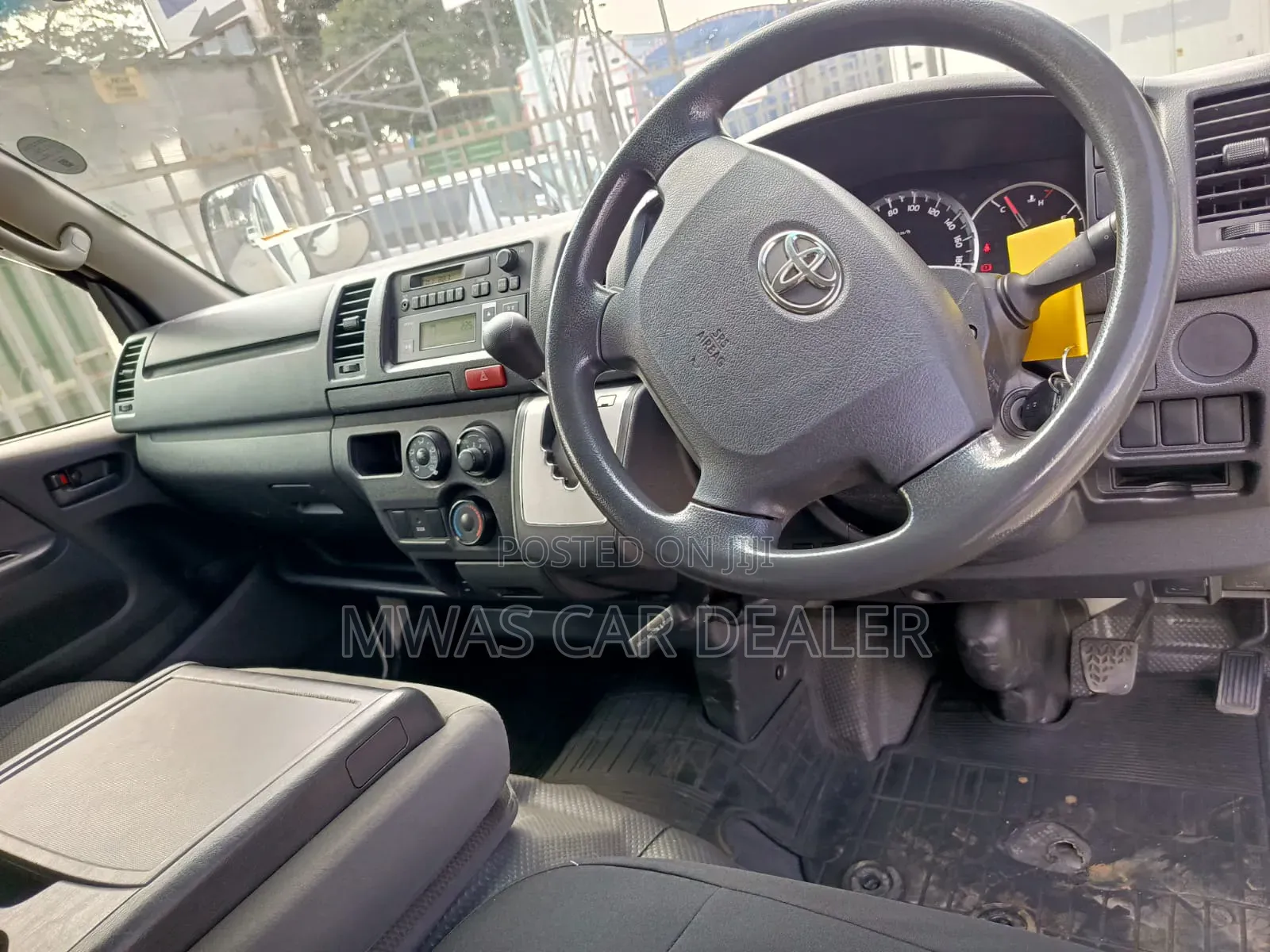 Toyota HiAce 2019 White