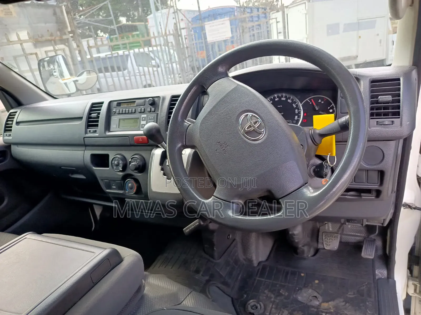 Toyota HiAce 2019 White