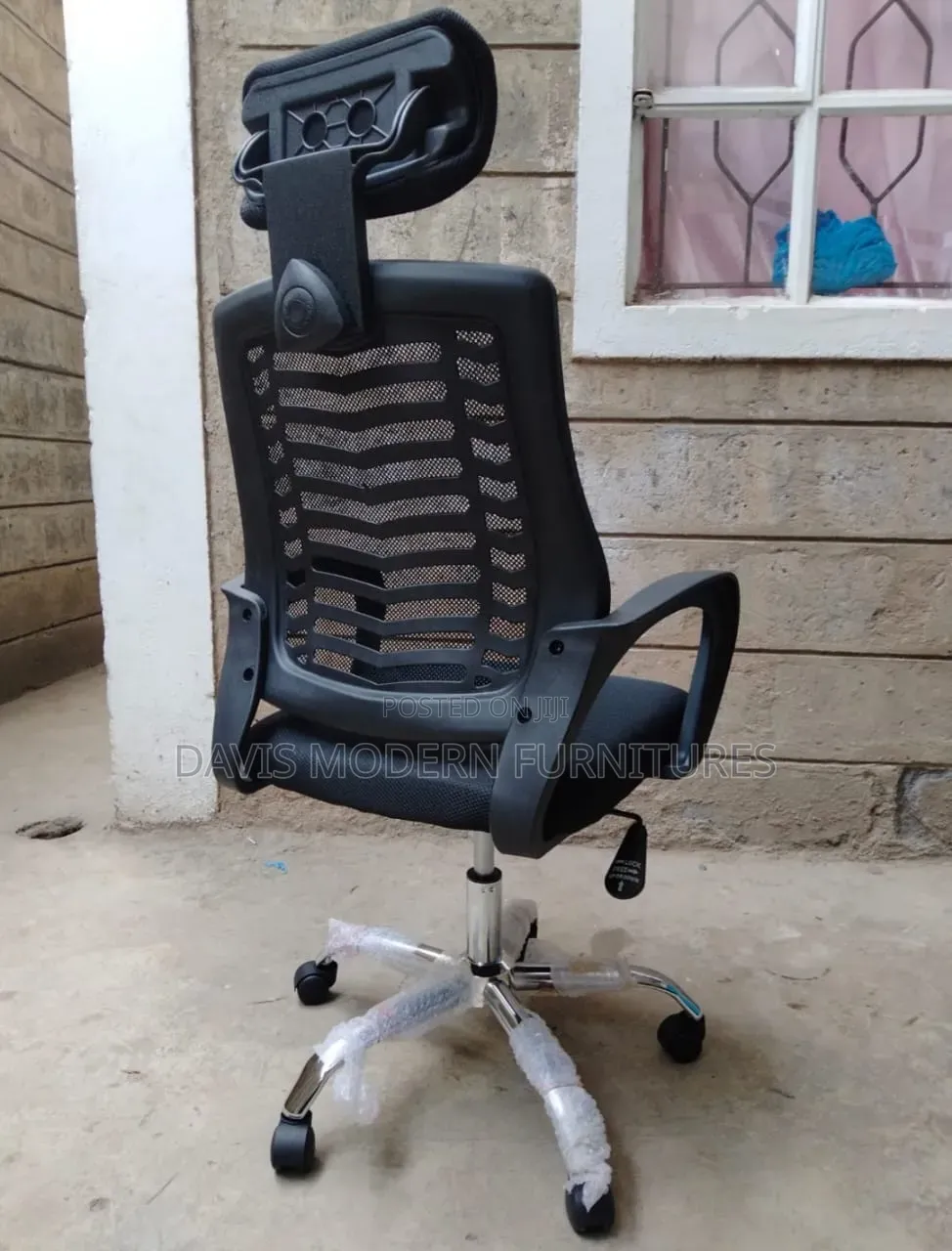 Height -Adjustable Office Chair