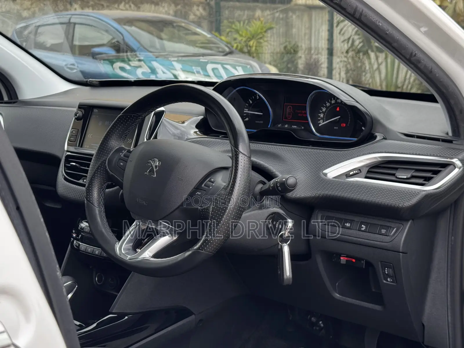 Peugeot 2008 2019 White