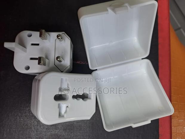 Universal Adapter - thumbnail 2