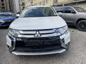 Mitsubishi Outlander LE FWD 2018 White