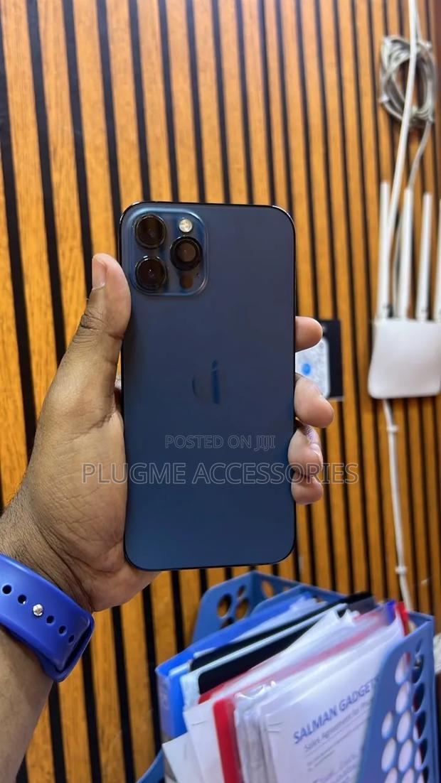 Apple iPhone 12 Pro Max 256 GB Blue - main view