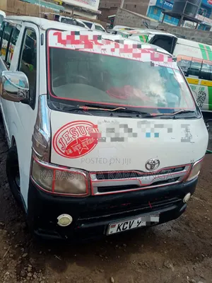 Toyota HiAce 2012 White