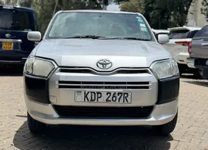 Toyota Succeed SV Premium 2016 Silver