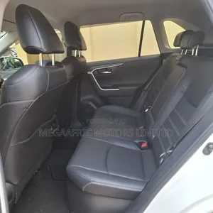 Toyota RAV4 2019 White
