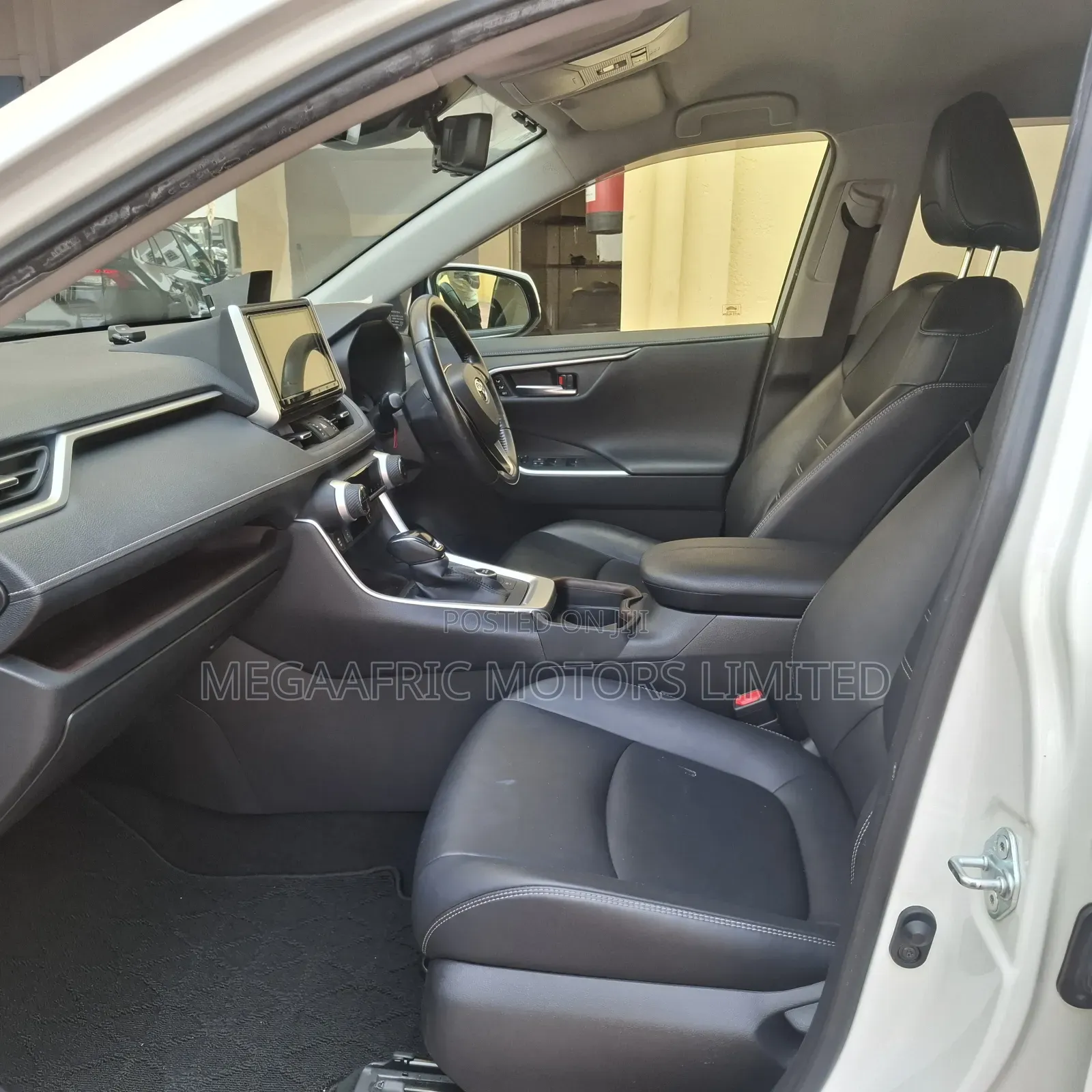 Toyota RAV4 2019 White
