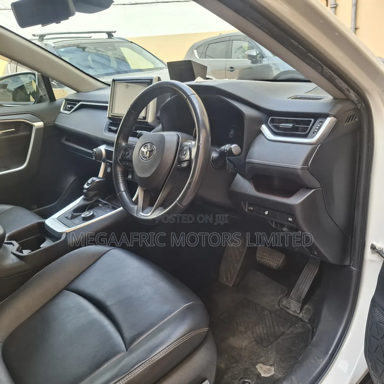 Toyota RAV4 2019 White