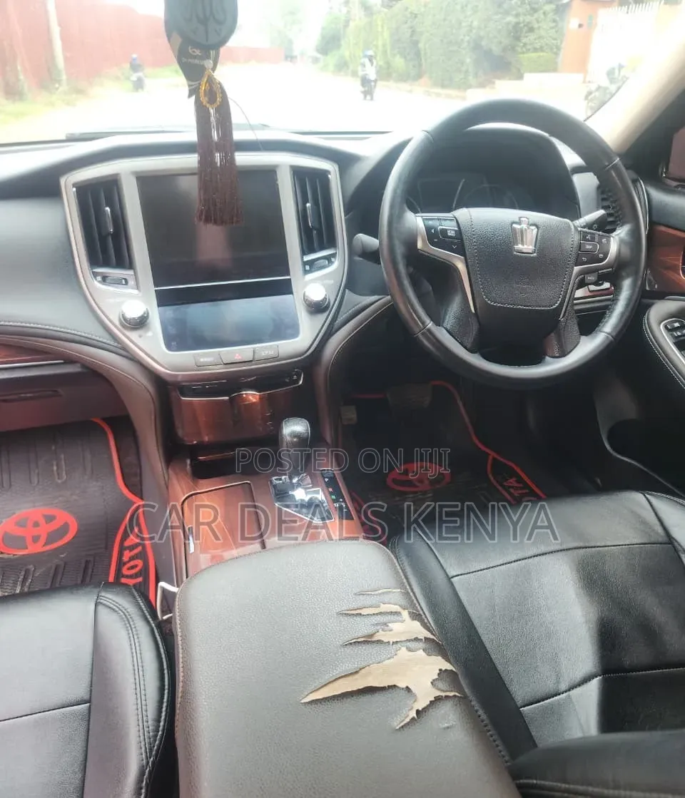 Toyota Crown 2014 Red