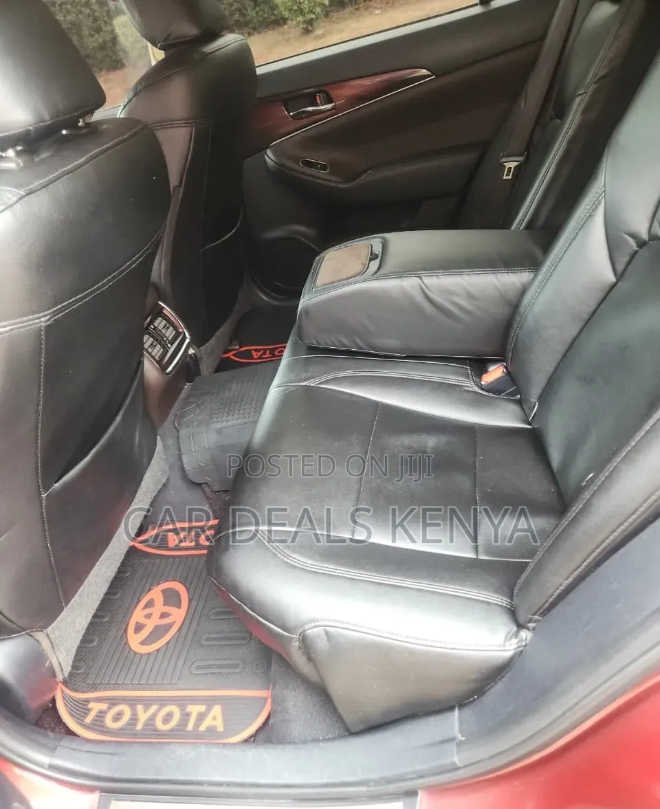 Toyota Crown 2014 Red